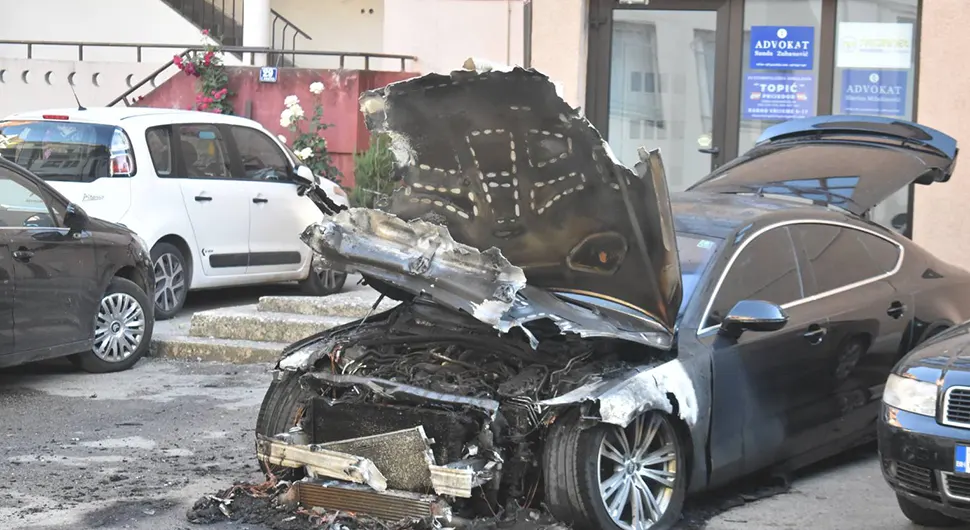 zapaljeno auto 1.webp